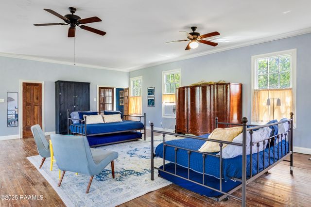 105 Washington Street, Breaux Bridge, LA 70517