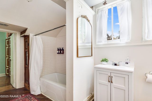 105 Washington Street, Breaux Bridge, LA 70517