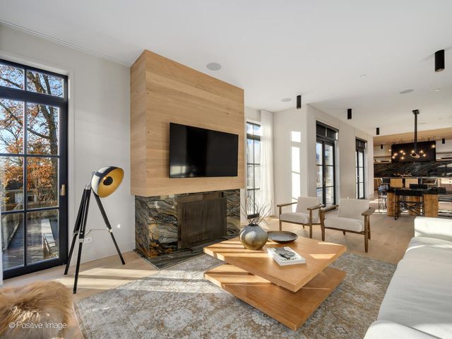 1180 Oak Ridge Drive, Glencoe, IL 60022