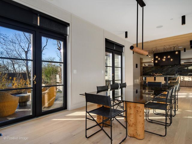 1180 Oak Ridge Drive, Glencoe, IL 60022