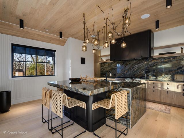 1180 Oak Ridge Drive, Glencoe, IL 60022