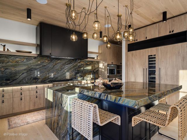 1180 Oak Ridge Drive, Glencoe, IL 60022