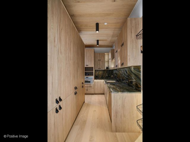 1180 Oak Ridge Drive, Glencoe, IL 60022