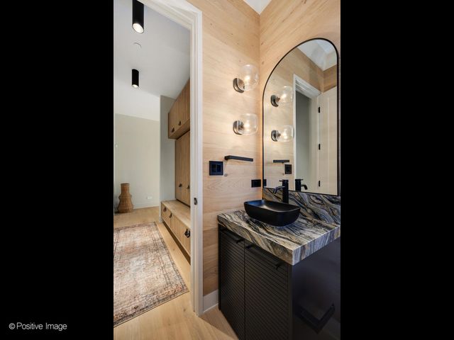 1180 Oak Ridge Drive, Glencoe, IL 60022