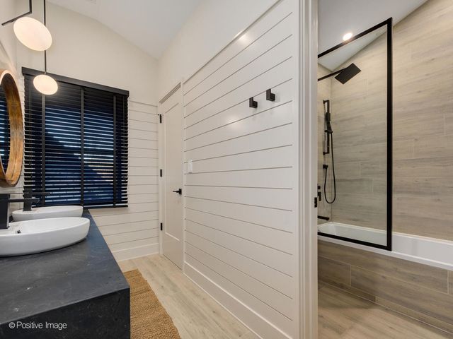 1180 Oak Ridge Drive, Glencoe, IL 60022