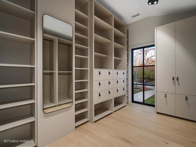 1180 Oak Ridge Drive, Glencoe, IL 60022