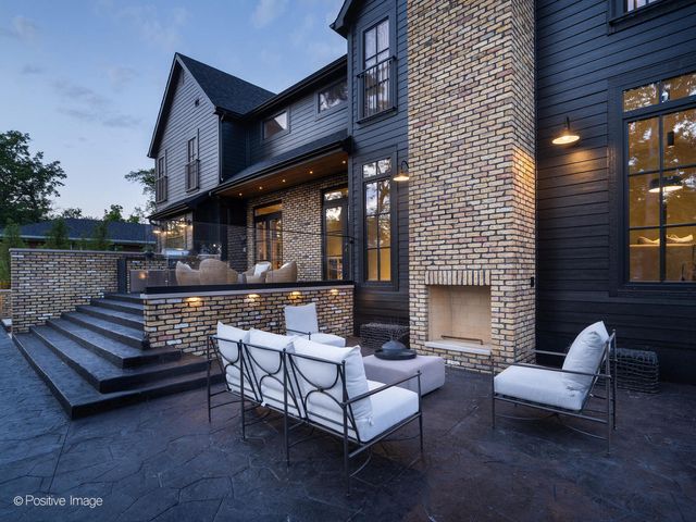 1180 Oak Ridge Drive, Glencoe, IL 60022