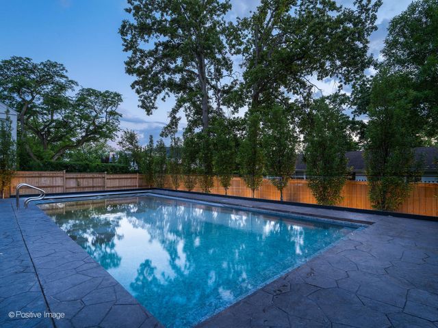 1180 Oak Ridge Drive, Glencoe, IL 60022