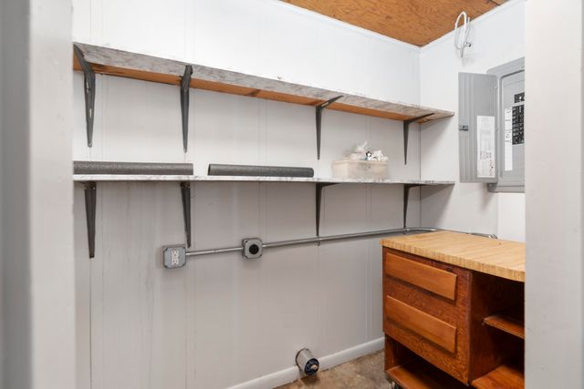 322 RIDGE RD, Staunton, VA 24401