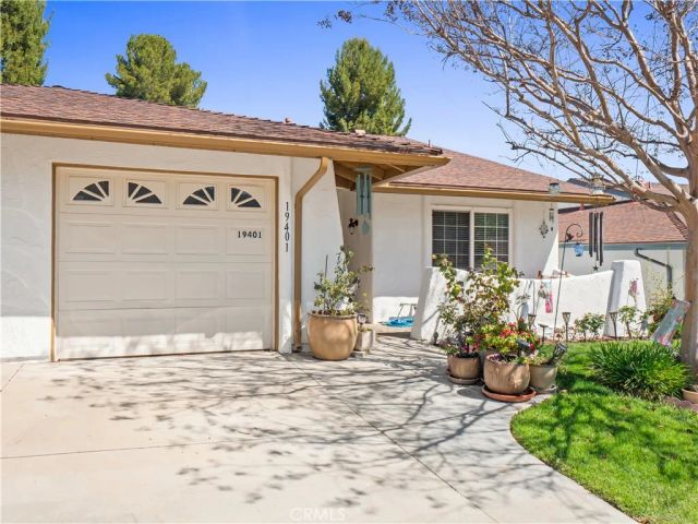 19401 Oak Crossing, Newhall, CA 91321