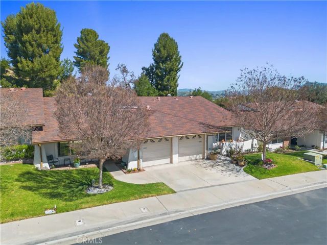 19401 Oak Crossing, Newhall, CA 91321