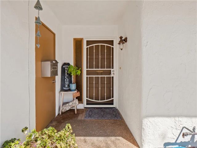 19401 Oak Crossing, Newhall, CA 91321