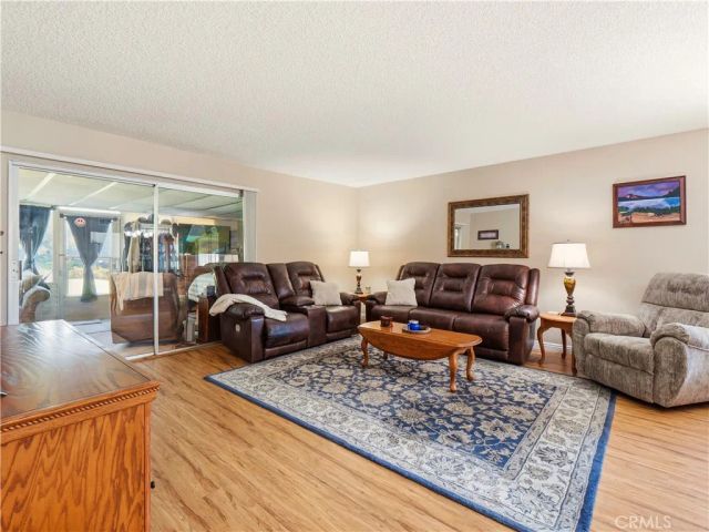 19401 Oak Crossing, Newhall, CA 91321