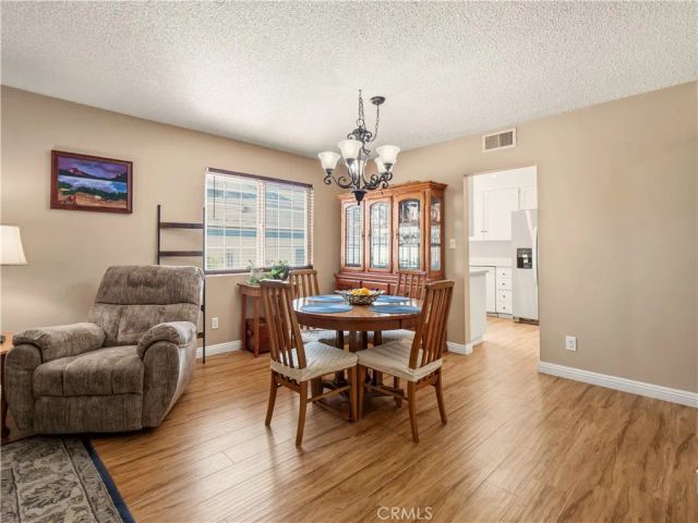 19401 Oak Crossing, Newhall, CA 91321