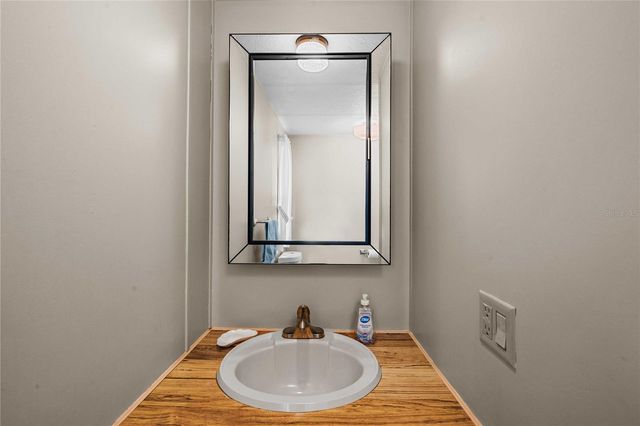 5305 ANTIGUA DRIVE, Zephyrhills, FL 33541