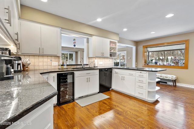 3707 W Bancroft Street, Ottawa Hills, OH 43606