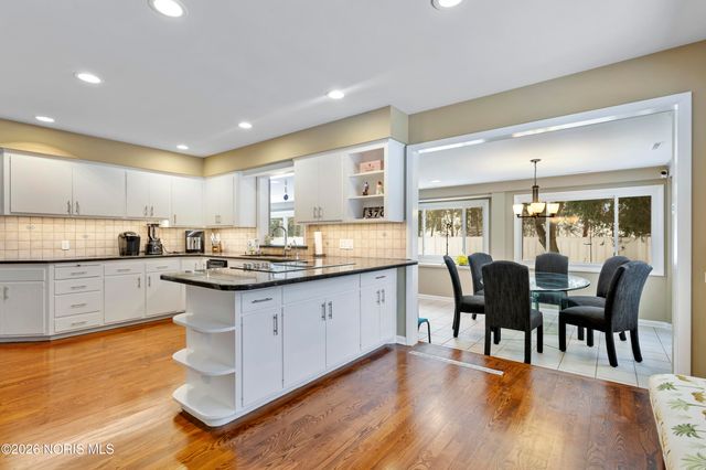 3707 W Bancroft Street, Ottawa Hills, OH 43606