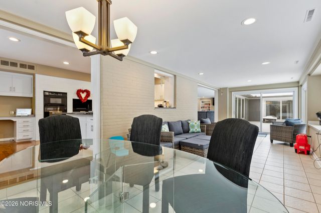 3707 W Bancroft Street, Ottawa Hills, OH 43606