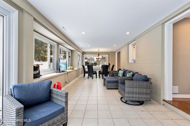 3707 W Bancroft Street, Ottawa Hills, OH 43606