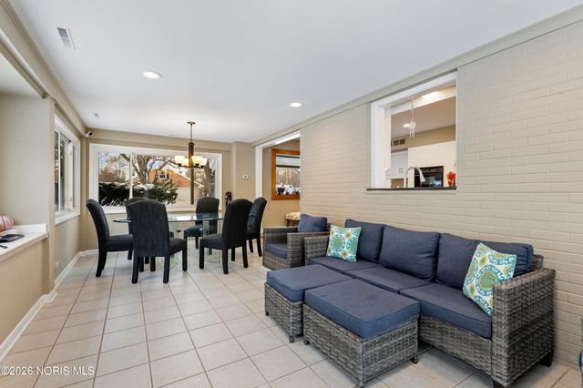 3707 W Bancroft Street, Ottawa Hills, OH 43606