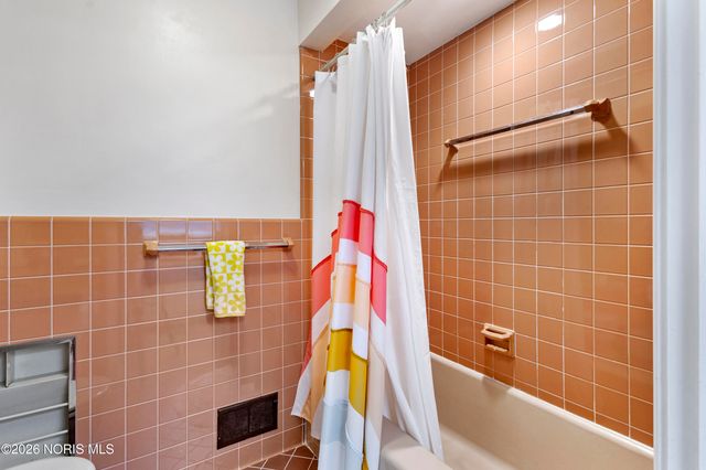 3707 W Bancroft Street, Ottawa Hills, OH 43606