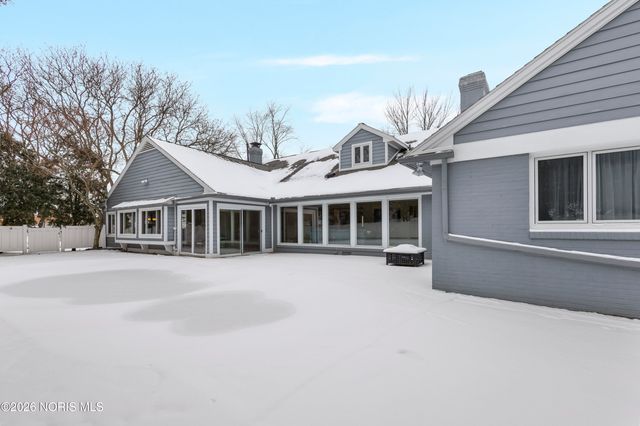 3707 W Bancroft Street, Ottawa Hills, OH 43606