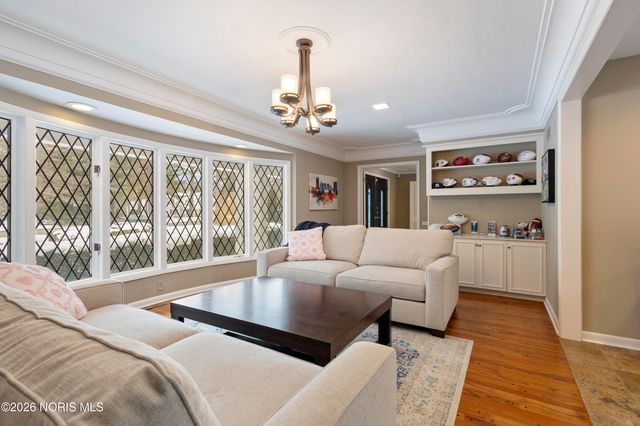 3707 W Bancroft Street, Ottawa Hills, OH 43606