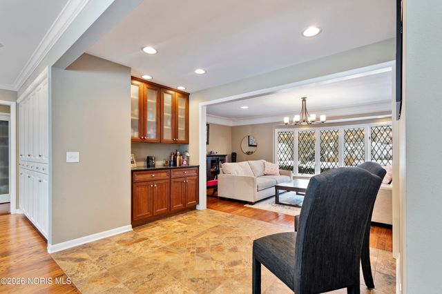 3707 W Bancroft Street, Ottawa Hills, OH 43606