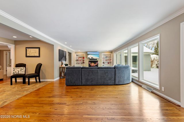 3707 W Bancroft Street, Ottawa Hills, OH 43606