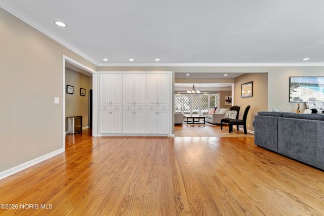 3707 W Bancroft Street, Ottawa Hills, OH 43606