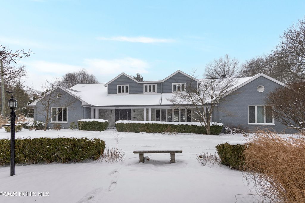 3707 W Bancroft Street, Ottawa Hills, OH 43606