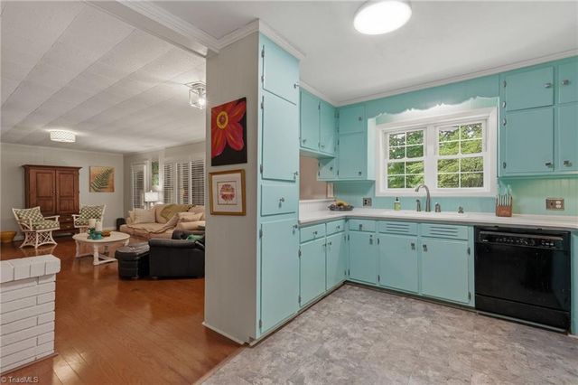 1019 Oakcrest Drive, Reidsville, NC 27320
