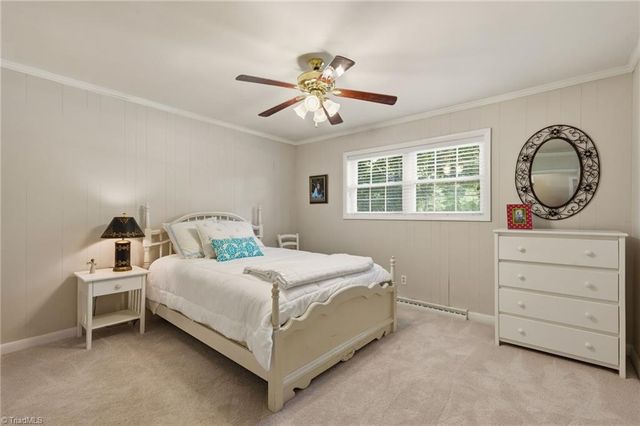 1019 Oakcrest Drive, Reidsville, NC 27320