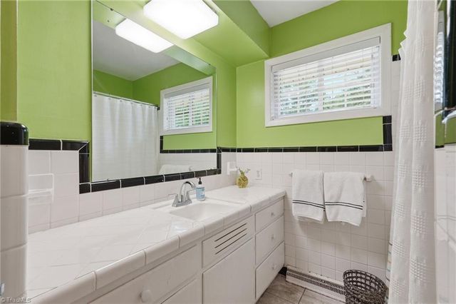 1019 Oakcrest Drive, Reidsville, NC 27320