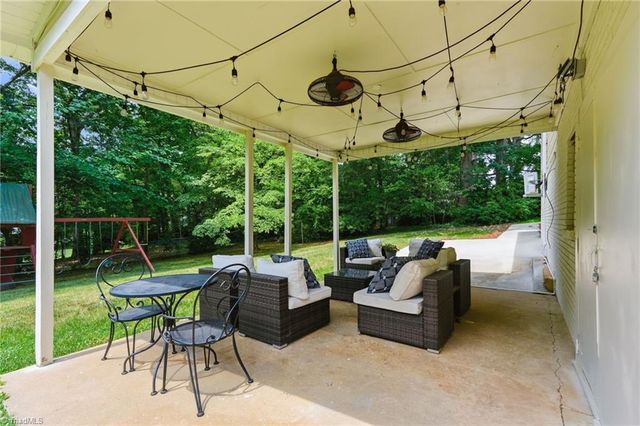 1019 Oakcrest Drive, Reidsville, NC 27320