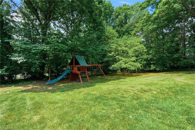 1019 Oakcrest Drive, Reidsville, NC 27320