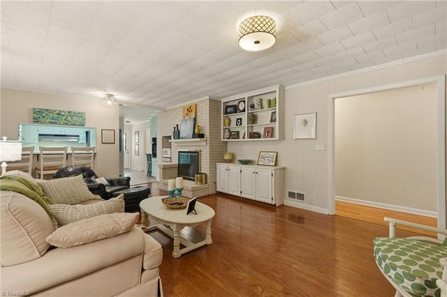 1019 Oakcrest Drive, Reidsville, NC 27320