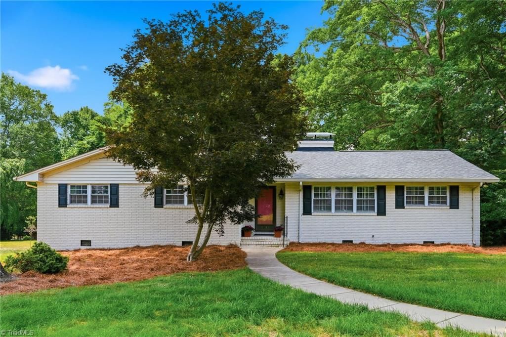 1019 Oakcrest Drive, Reidsville, NC 27320