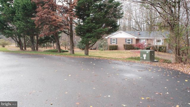 3140 SEARSMONT PL, Herndon, VA 20171