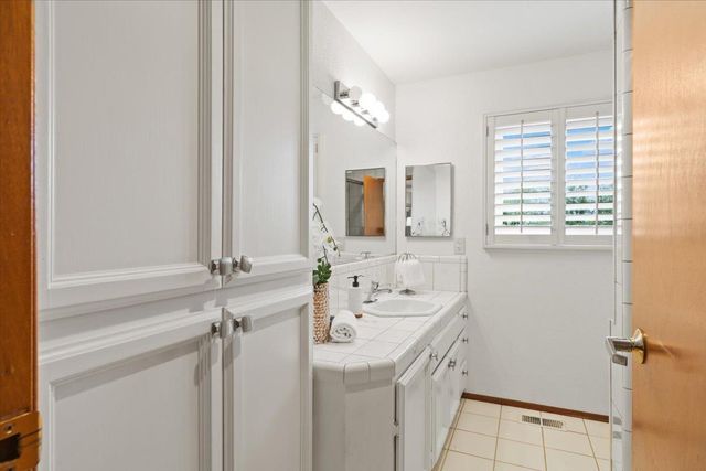 780 Boole Rd, Applegate, CA 95703