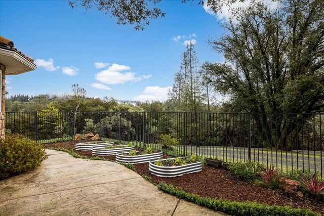 780 Boole Rd, Applegate, CA 95703