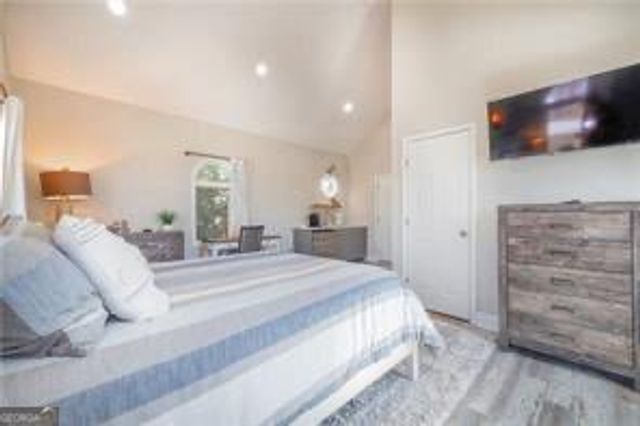 5997 Warpath Road, Flowery Branch, GA 30542