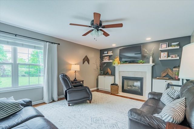 13561 Buck Road, Bloomington, IL 61705