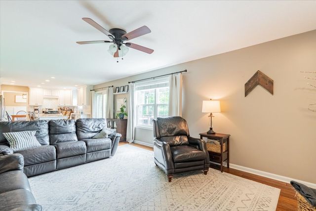 13561 Buck Road, Bloomington, IL 61705