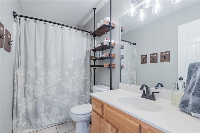 13561 Buck Road, Bloomington, IL 61705