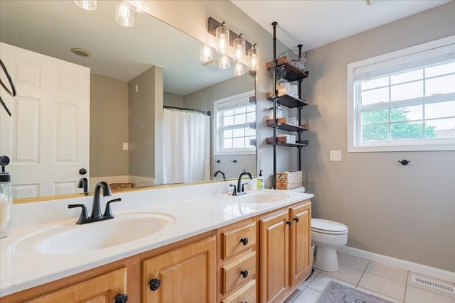 13561 Buck Road, Bloomington, IL 61705