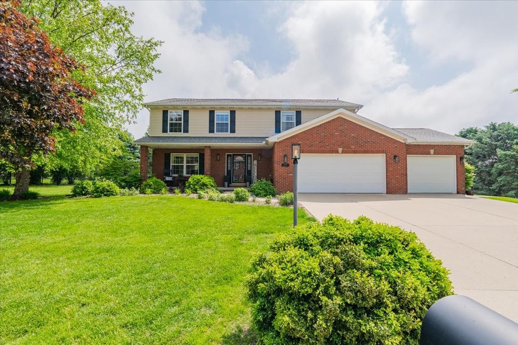 13561 Buck Road, Bloomington, IL 61705