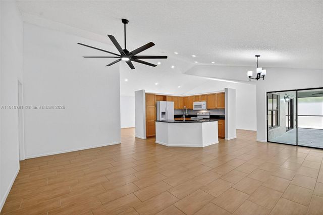 9721 Majestic Way, Boynton Beach, FL 33437