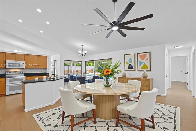 9721 Majestic Way, Boynton Beach, FL 33437