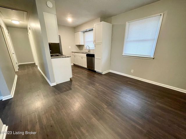 4006 Weigela Dr, Louisville, KY 40219